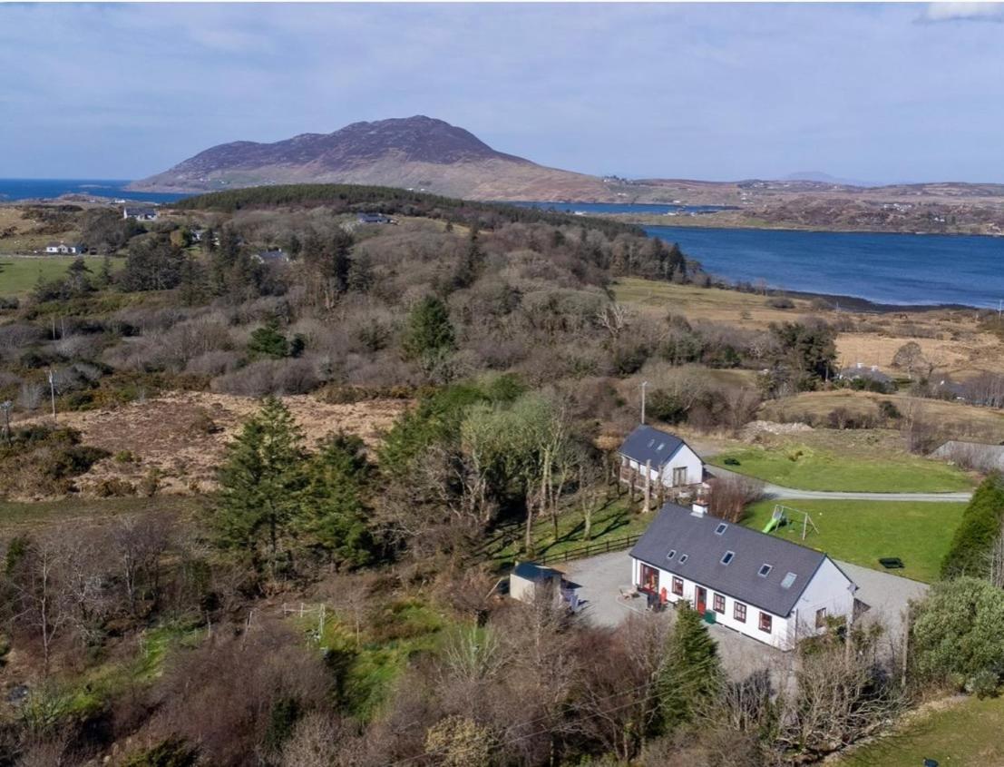 Red Deer Cosy Apartment In Letterfrack Connemara Dış mekan fotoğraf